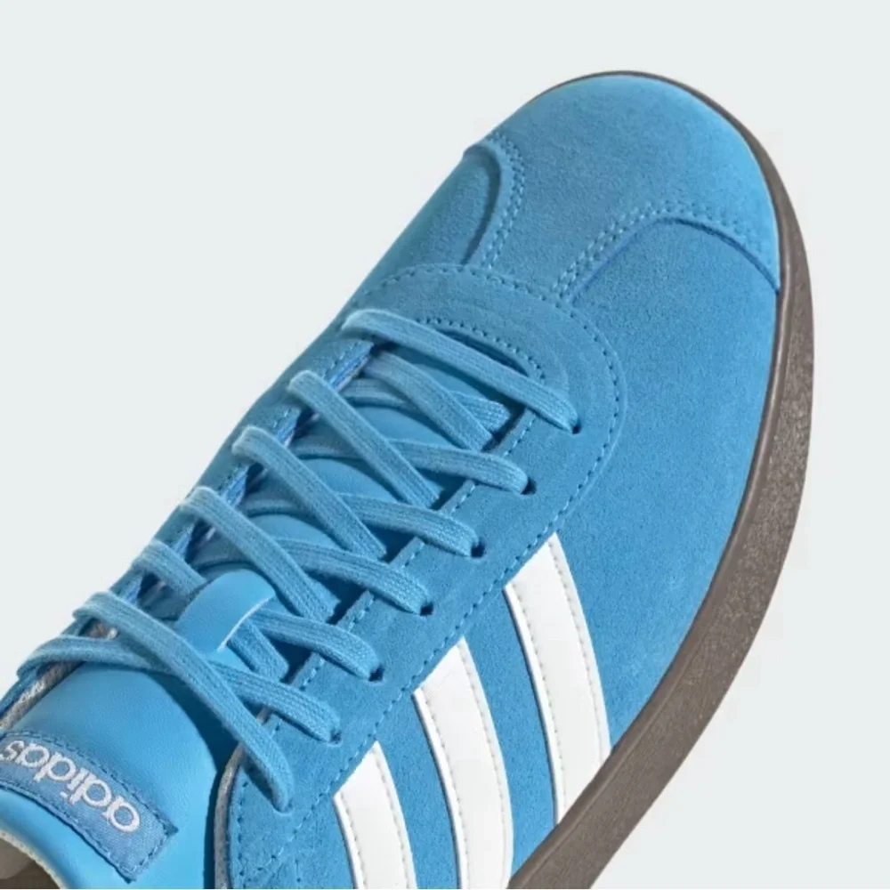 Adidas VL COURT 2.0 SHOES in Semi Blue Burst / Core White / Gum NIB